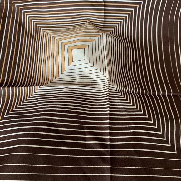 Vintage Leonardi Geometric Square Scarf Ivory 30"x30" - Picture 8 of 8